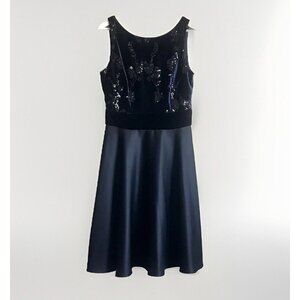 Taylor Women's Sequin Velvet and Satin Fit and Falre 90s‎ Style Dress Size 8